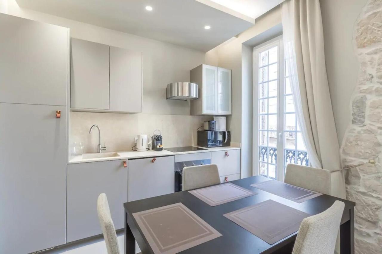 Private Furnished Apartment Ideally Located in The Carré d'Or Niza Exterior foto